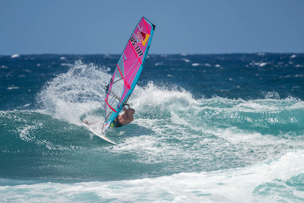 s28ws_action_force4_hookipa_robbynaish_fishbowldiaries_z9d1368_hires_rgb_copy_1000x.png